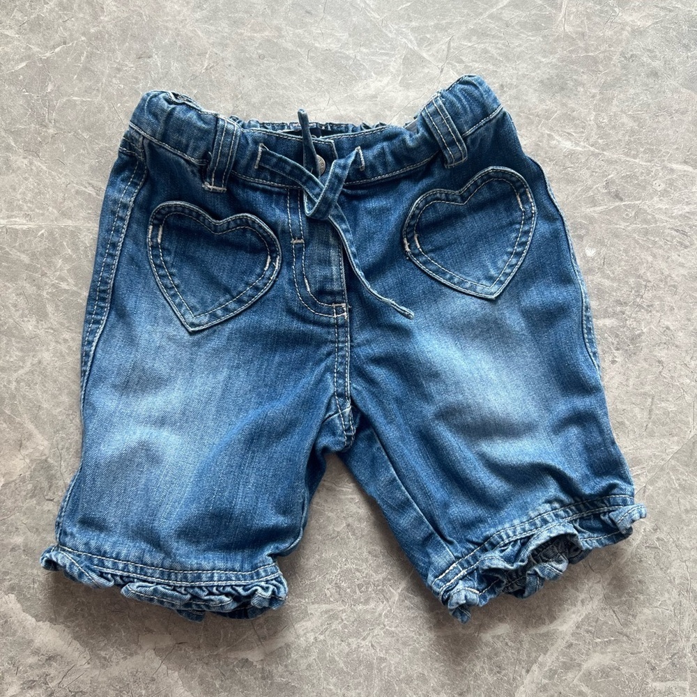 Mini Boden Denim Shorts with Ruffle Trim & Heart Pockets Size 1 1/2 - 2 Years